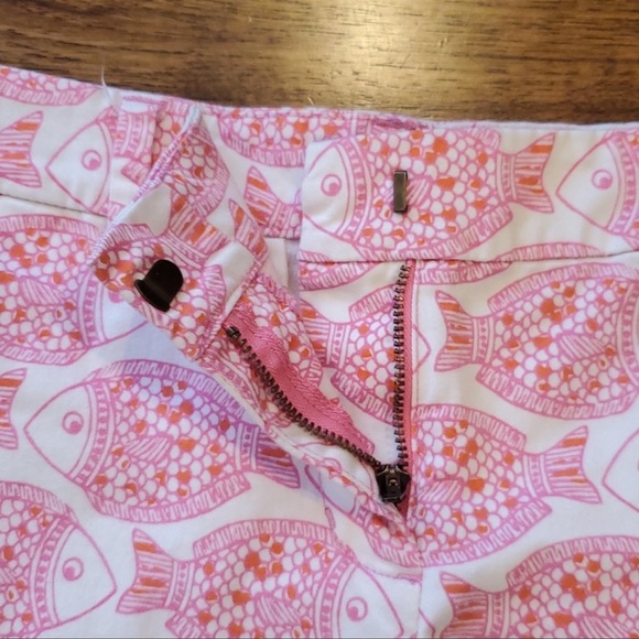 Girls Vineyard Vines pink fish print chino shorts size 14 - Picture 2 of 4